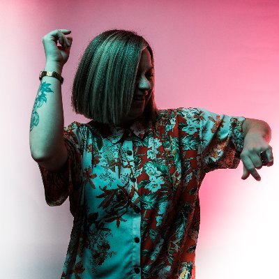 esette / Isis Graham Profile