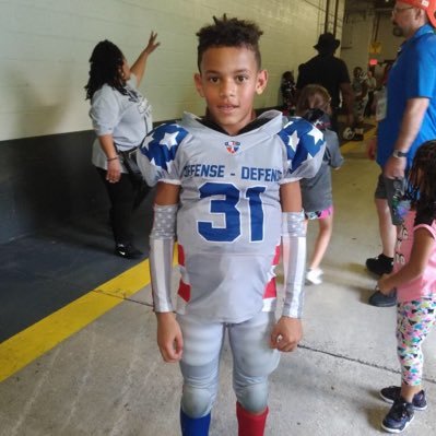 I am a beast at football so chase your dreams class of 2027 RB mainly RB Safety line backer baseball center field track GPA 3.8