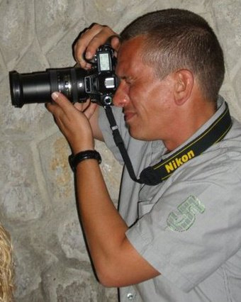 Web Developer | SEO professional | Verheecke.eu Antwerp
man van Brendy,  PADI Assistant-Instructor, houdt van reizen, duiken, fotografie, olieverf
