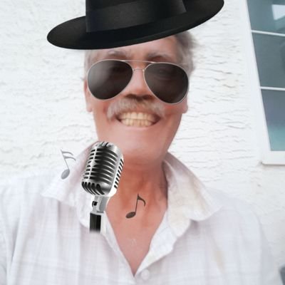 pusticks's profile picture. just a twitter friend to everyone