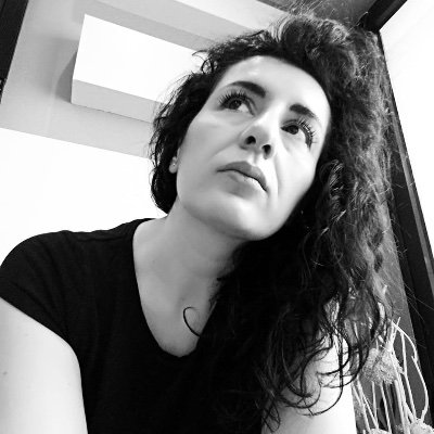 MarilenaVescio's profile picture. Prima il caffè e poi il buongiorno |
Preparo pizza e torte per amore |
Scrivo storie e di storie |
Mi definisco l'introversa che fa social.