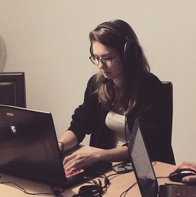 Moniqueuh_Doto's profile picture. Streameuse @FroggedTV, pire joueuse FR, rateuse d'ulti professionnelle : dota 2, PUBG, RL, Underlord etc. 

https://t.co/7bX41enuCR 🙄