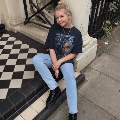 sunnamagnusdot1's profile picture. instagram: sunnamagnusdottir