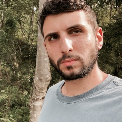 yoninuggets's profile picture. Father of Louie the dog