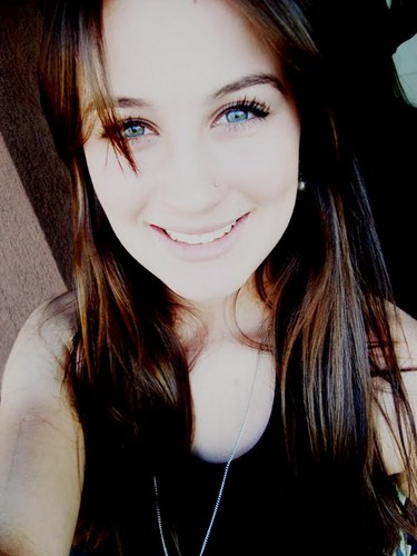 Não gosto de muitas pessoas, não consigo nem faço questão.