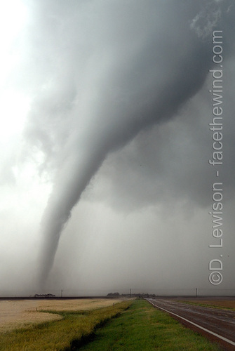 I'm a Mechanical Engineer, and an avid photographer & storm chaser. Every year I travel to Tornado Alley to film the most violent winds on Earth.