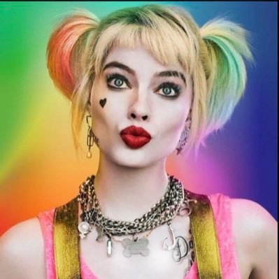 Jenny_Salvatore's profile picture. booktubeuse fan de SFFF, comics et mangas, je consomme aussi des séries à outrance et j’adore voyager