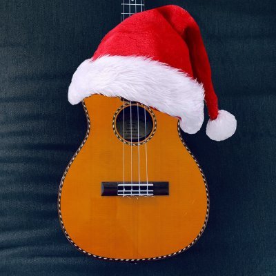 Xmas songs arranged for the baritone ukulele. Inspired by the great guitarist, Charlie Byrd.🎅🏻🎸🎄🎶