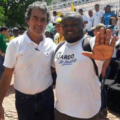 Psicólogo Egresado de la universidad Católica Luis Amigó. 
Tecnólogo en Negocios y Comercio Internacional. 
Vocero del Movimiento Político Compromiso Ciudadano.