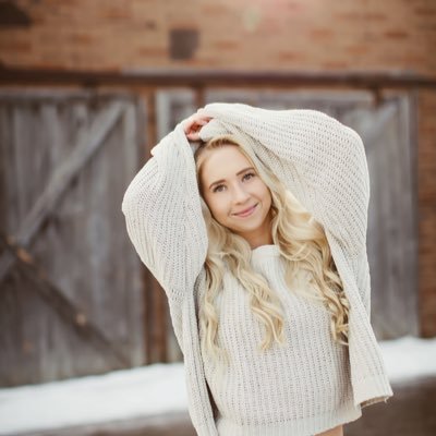 CharLIT__15's profile picture. 906