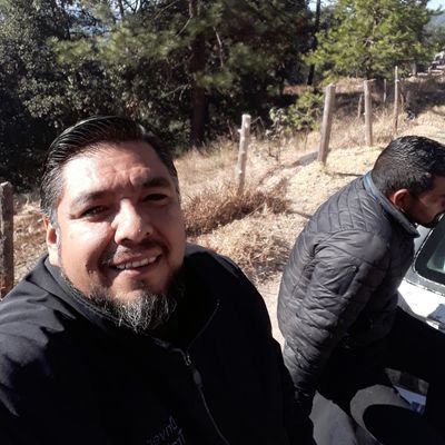Priista por convicción, enamorado de mi familia mi jovi el fútbol, chiva de corazón. dirigente del @irhpueblonuevo, y director de Bienestar Social municipal.