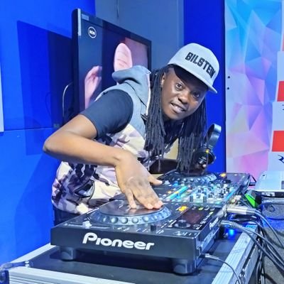 DJ @radiomaisha 102.7. Nairobi Kenya #reggaesplash Show Every Sunday From 3pm To Midnight)
DJ and Presenter on @VybezRadioKE #vybeayard show everyday 3pm - 7pm