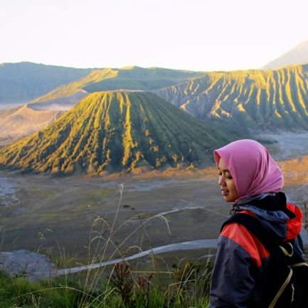 Nila52449606's profile picture. wisata