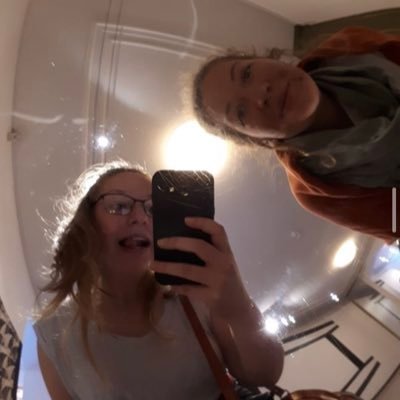 Steph28140612's profile picture. probably crying