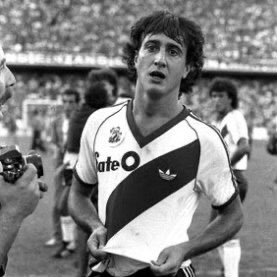 Cuenta Oficial. De “Los Polvorines”. Campeón del Mundo con la Selección Nacional en 1978. Campeón de América y del Mundo con River Plate en 1986. #A10NSO