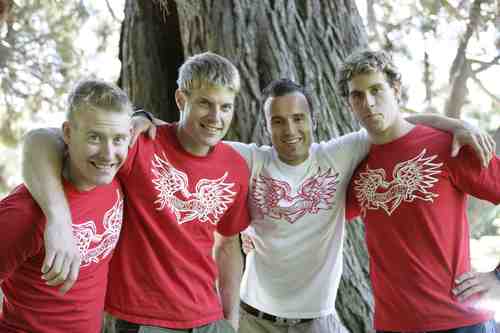 kindnesscrew's profile picture. Connecting the world through Kindness