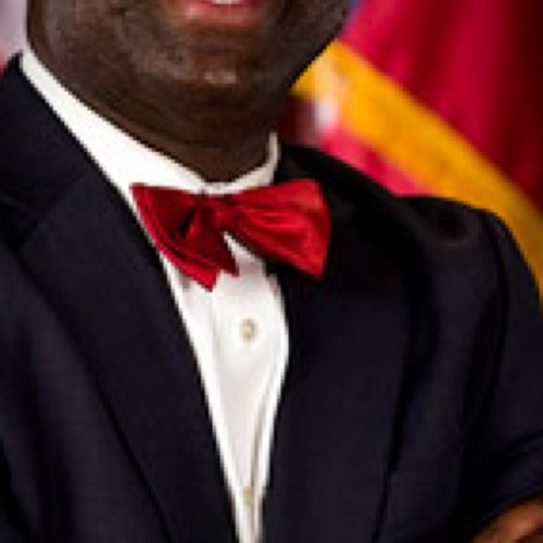 This is the officially unofficial Twitter feed of the bowtie of Texas's next United States Senator, Michael L. Williams.  Small neckwear = small government.