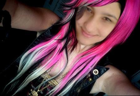 _Ravenna_'s profile picture. Got the radio on, my old blue jeans
And I'm wearing my heart on my sleeve
Feeling lucky today, got the sunshine
... I'm just a girl ;))