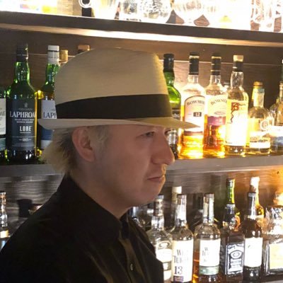 会社経営とYouTubeと煮物の王をやっています。店の場所は「つっちーのBar 場所」でググるとサラッと出てきます。