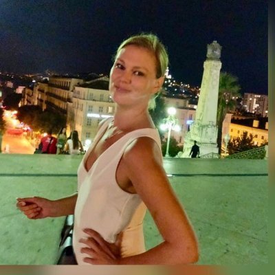 GillianMyhill's profile picture. She/Her • Co-founder BARE: Dating for the Open-Minded • Relationship & Sex Expert • I see myself as an explorer of personal & sexual freedom • @BareDating 🐻