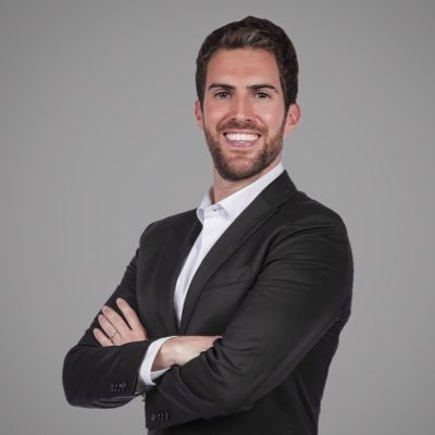 Periodista. Ara al 𝐓𝐞𝐦𝐩𝐬 𝐀𝐟𝐞𝐠𝐢𝐭 @versiorac1 Presentador del programa 𝗘𝗻 𝗩𝗶𝘃𝗼 a @BarcaOneFCB Presento actes