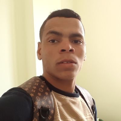 العطاء دون طلب يكون اعظم،
والحب دون شك يكون أروع،
والصداقة دون مصالح تكون أصدق.