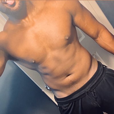 250 lbs 💪🏾 Wassam, I’m attracted to humans 👻dandy_ravis2019 MY INBOX HAS A WEIGHT MINIMUM!!!