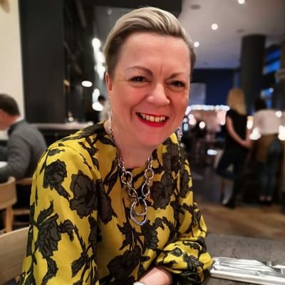 FCIPD, Senior HR Professional, Deputy Director Senior Civil Servant. PAFC, dog lover. Kidney cancer Oct 19 ugh! @kidneycanceruk. Views are my own.