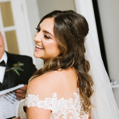 heyheychristay's profile picture. 