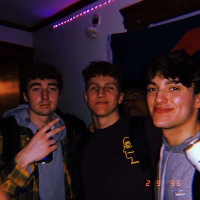 18 with a cod dream, dm me here if you want to team or play together.