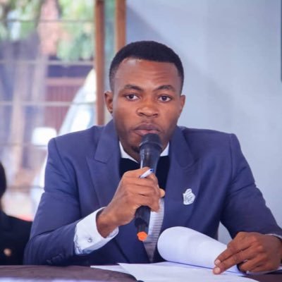 EfoleEmmanuel's profile picture. Ambitieux