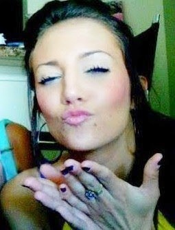 Na boca das recalcadas, eu viro celebridade. XX