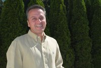 DrLiberto's profile picture. Cosmetic Dentist practicing a full scope of general & cosmetic dentistry with expertise ranging from porcelain veneers to dental implants, crowns & bridges.