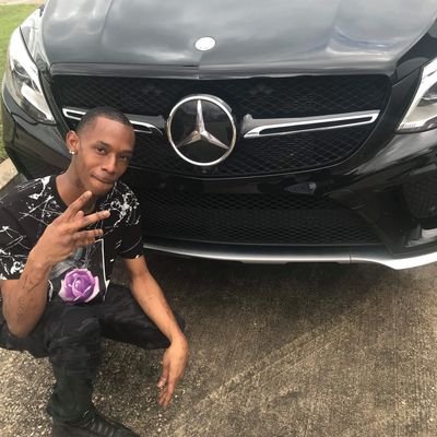 🗣️Dnt follow those who are not worthy but follow a real nicca
🥶🤘❄️🧡 ♿️
.......
#Tatted
#Addme
#twitter:@fwsandx
#Instagram:sandx_bandx
#AMOSC:fwsandx74
