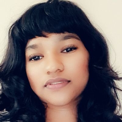 carisacolaco's profile picture. 