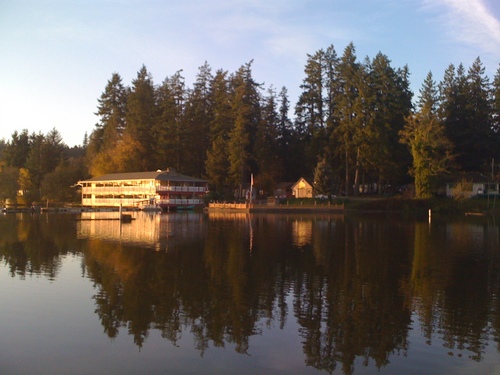 Memories made here daily!

Fish from your motel room! Cozy cabins with kitchens & bath. RV & Tent sites. 6 miles East off I-5 exit #49