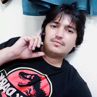 ﻣﯿﺮﺍ ﮨﺮ ﺩﻥ
ﺧﻮﺑﺼﻮﺭﺕ ﺑﻨﺎ ﺩﯾﺘﺎ ﮨﮯ
ﺗﻤﮩﺎﺭﺍ ﺳﺎﺗﮫ
ﭼﻨﺪ ﻟﻤﺤﻮﮞ ﮐﯽ ﺑﺎﺗﯿﮟ
ﺍﻭﺭ ۔۔۔۔!!!
ﮐﭽﮫ ﭘﻞ ﮐﺎ ﻣﺴﮑﺮﺍﻧﺎ....!