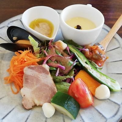 食品メーカー勤務のアラサー研究員👨🔬
機能性素材の研究してます。サイエンス全般や業界のことなどに興味あります!
学部卒→メーカー(営業)→大学院進学→食品メーカー(研究)