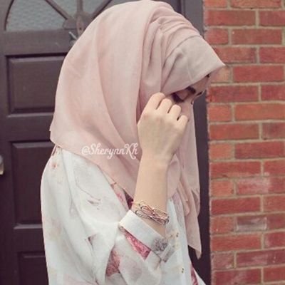 I m a girl🖤... Who laugh🤭 at her mistakes 💗so excuse me 😏if I laugh at yours⛔