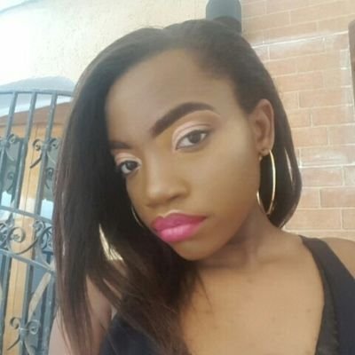 Ines76423289's profile picture. souriante😊