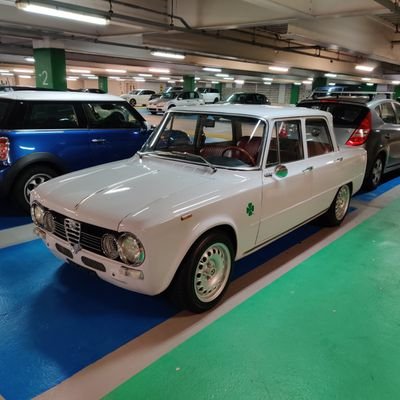 Drives an old Italian saloon and makes videos about it. Link below!