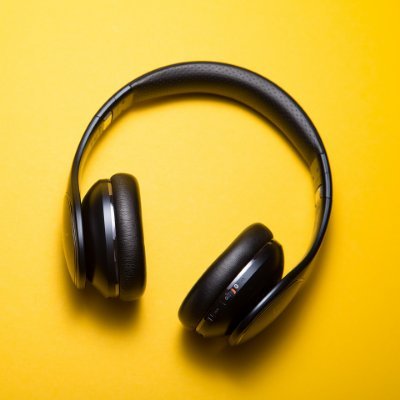 Muy simple: hacemos conceptos, comunicación estratégica, diseño de audio, grabación y producción de podcasts.
Creamos historias en audio.
#EARfluencer