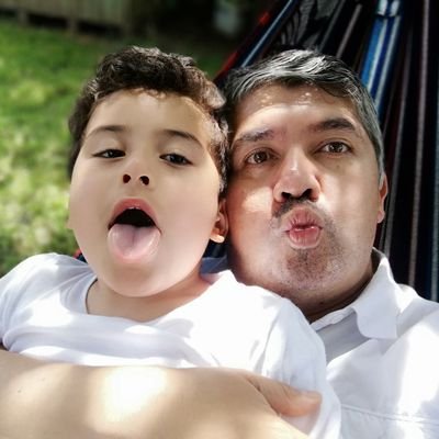 Adoro a mi hijo Facundo al igual que a mi esposa Loreto. Tercera generación de Colo Colinos. Emprendedor, Amante de mi familia.