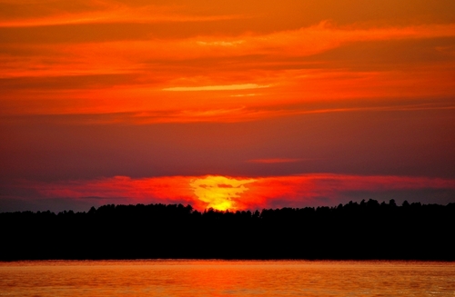 A newcomer to the north. Tweeting from the Kenora region in Ontario's Boreal Forest. Sunset Country! Sharing it through photography.