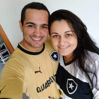 Apaixonado pelo Botafogo, por esportes e pela vida.
Papai dos Botafoguenses Pedro e Manuella.
Bombeiro Militar.