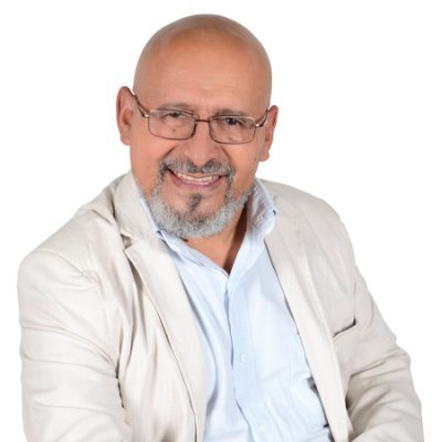 Oscar Amaya Armijo docente universitario, escritor, autor de los libros Esta patria, este amor, Perfil del vacío, Esperanza viva y Prodigio de los príncipes.