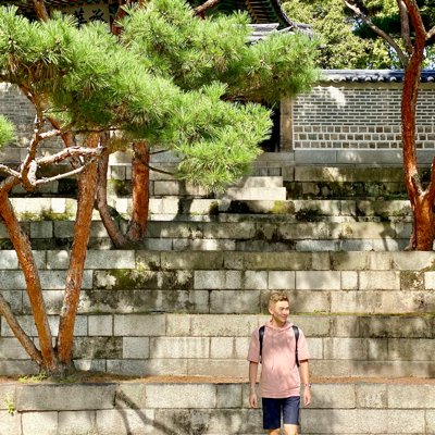 randall_y_m's profile picture. Communication designer