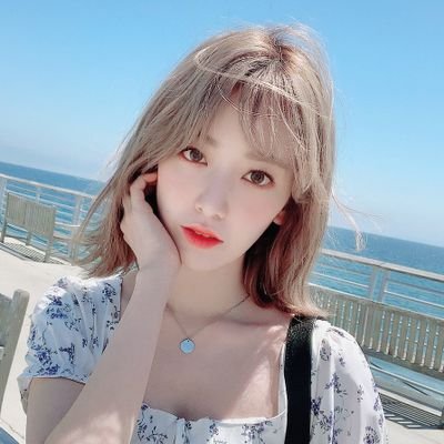 chrissieee22's profile picture. 