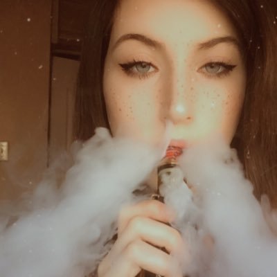 New twitter account🙂 vaper💨 19🌟 💀ah shit here we go again💀