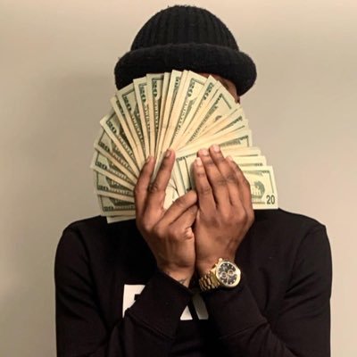 Model and business/ Company owner “Buddy Bullz”
* I put myself on never waited for a CO-sign or Permission💵